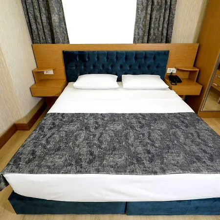 Grand Elmira Aparthotel 3*
