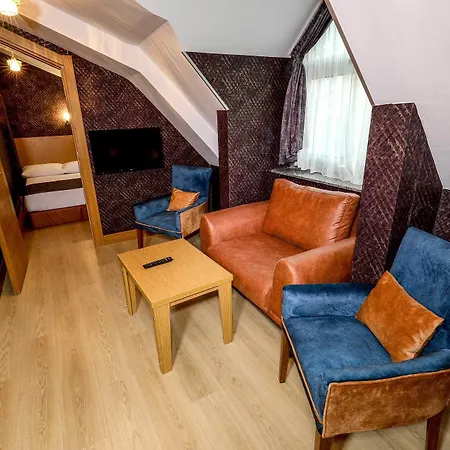 Grand Elmira Hotel apartamentowy 3*